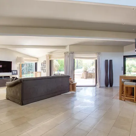 Villa Deluxe Piscine Privative 8 Couchages Saint-Raphael (Var)
